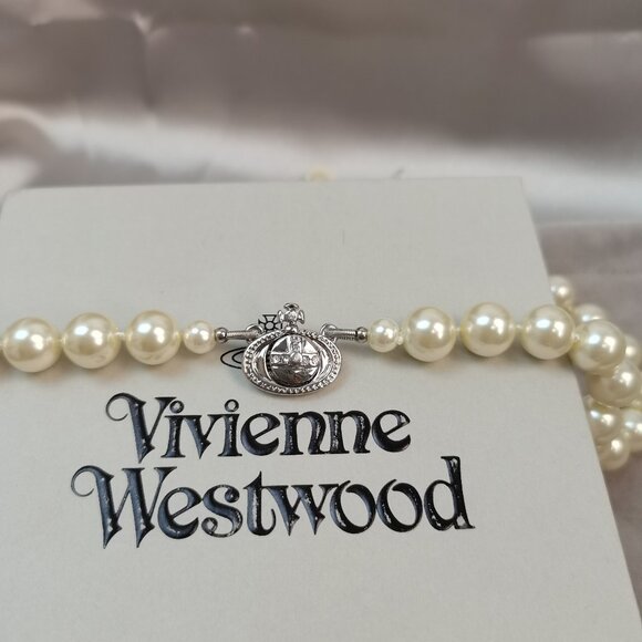 Brand new Vivienne Westwood  Pearl necklace in silver - Picture 2 of 10